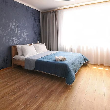 Scandinavian Poltava Apartments With 2 Rooms, 3 Beds 1 Sofa المظهر الخارجي الصورة