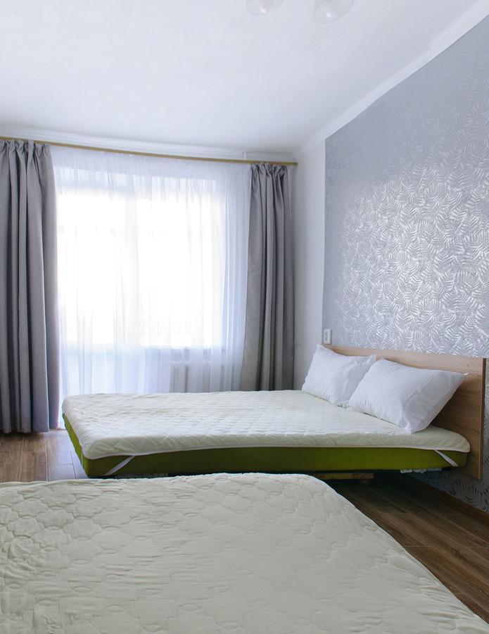 Scandinavian Poltava Apartments With 2 Rooms, 3 Beds 1 Sofa المظهر الخارجي الصورة