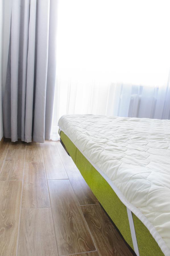Scandinavian Poltava Apartments With 2 Rooms, 3 Beds 1 Sofa المظهر الخارجي الصورة